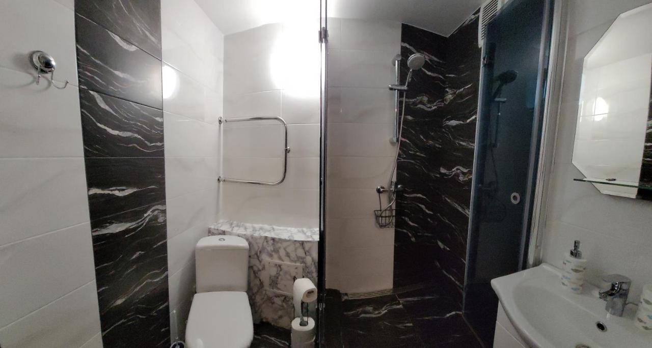 Apartments Near The Center And Airport Tallinn Bagian luar foto